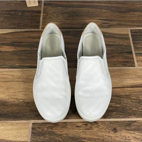 Ecco Leisure Womens Size 40/9.5, White Perforated Leather - Picture 1 of 14